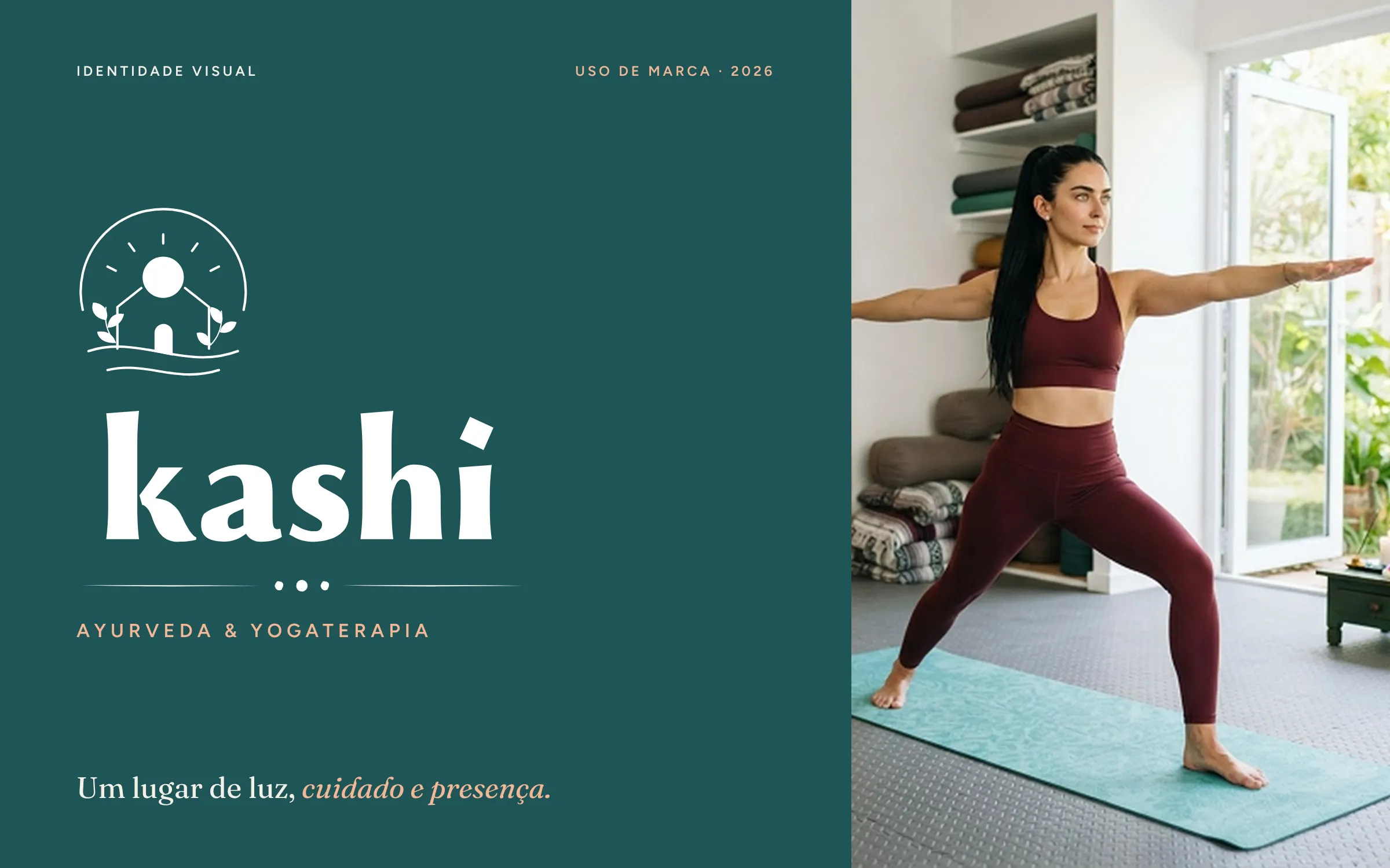 Capa do manual com o símbolo, o nome kashi e a assinatura Ayurveda & Yogaterapia ao lado de uma foto de prática de yoga